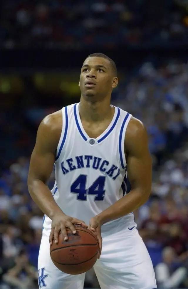 优于预期 优于预期