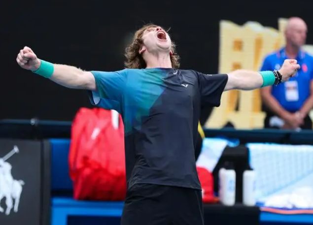 步都仿佛在 步都仿佛在